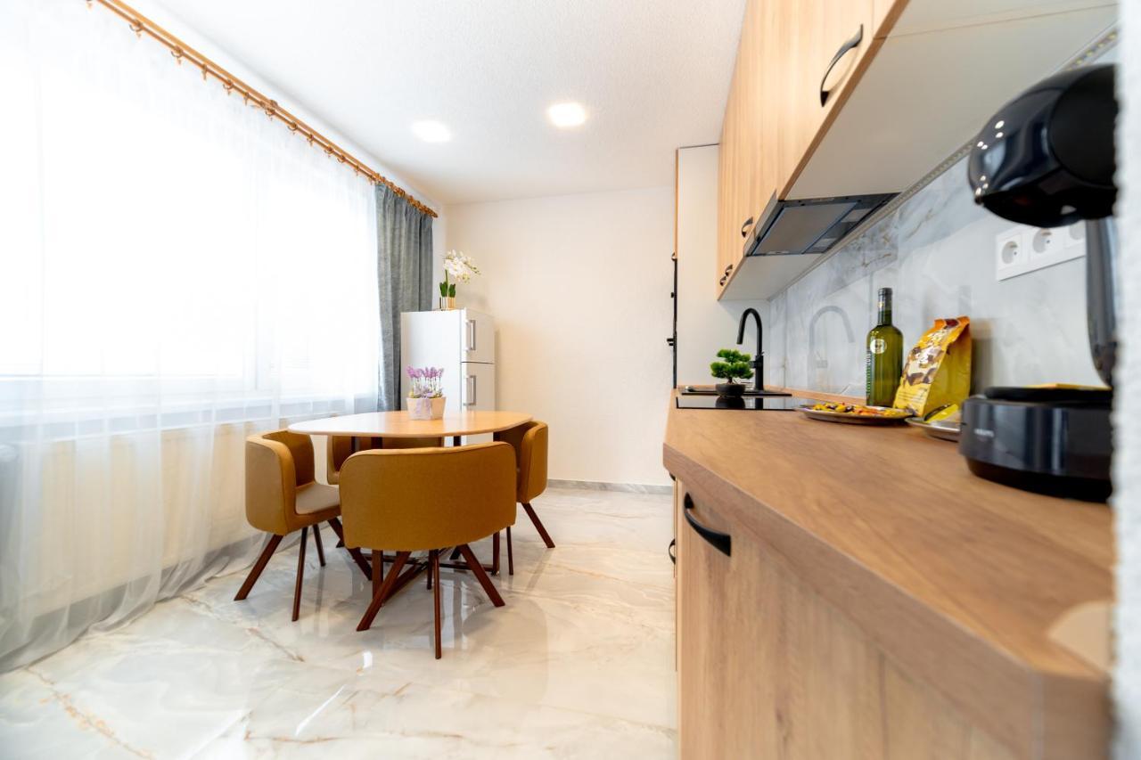 Apartman Discreet Kysucke Nove Mesto Dış mekan fotoğraf
