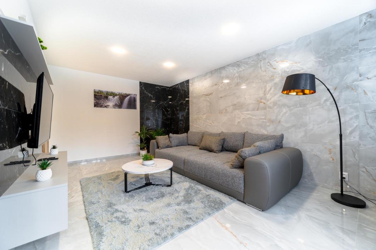 Apartman Discreet Kysucke Nove Mesto Dış mekan fotoğraf
