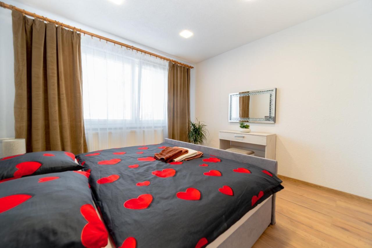Apartman Discreet Kysucke Nove Mesto Dış mekan fotoğraf