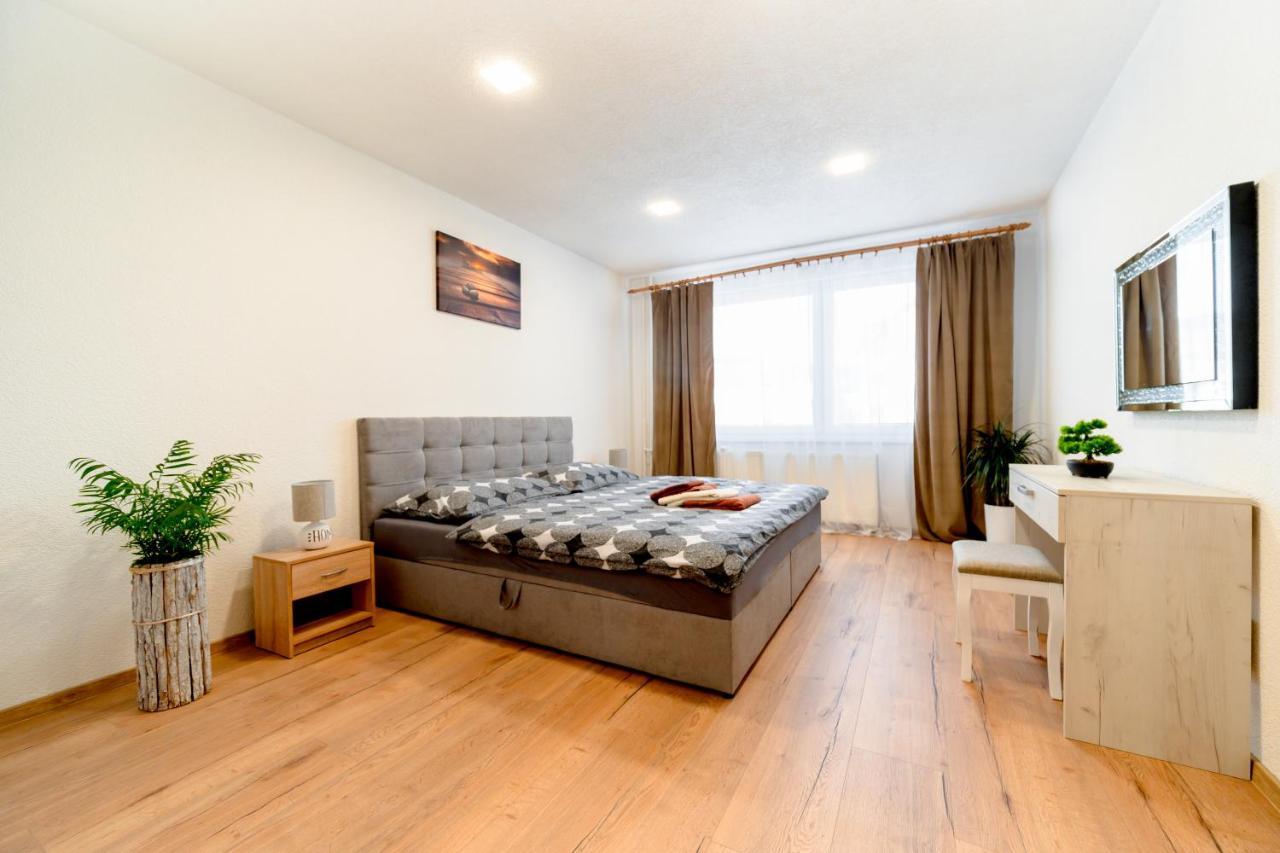 Apartman Discreet Kysucke Nove Mesto Dış mekan fotoğraf