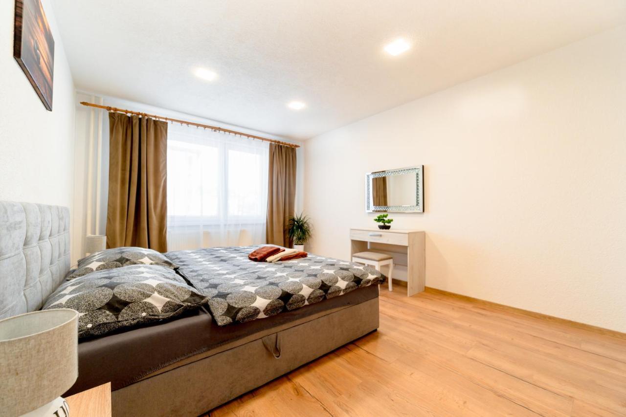 Apartman Discreet Kysucke Nove Mesto Dış mekan fotoğraf