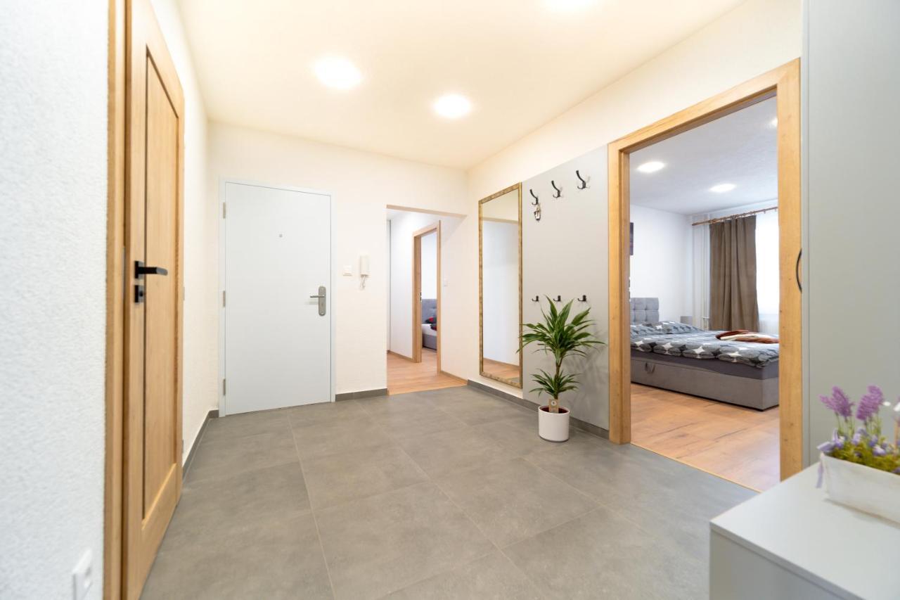 Apartman Discreet Kysucke Nove Mesto Dış mekan fotoğraf